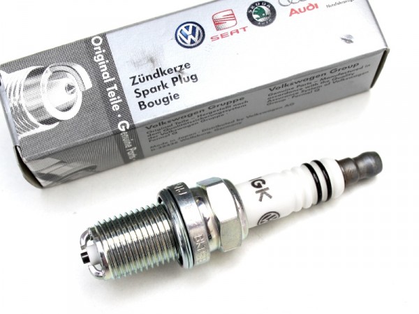 Original VW Seat Zündkerze 2.3 VR5 Zündung 101000035AH