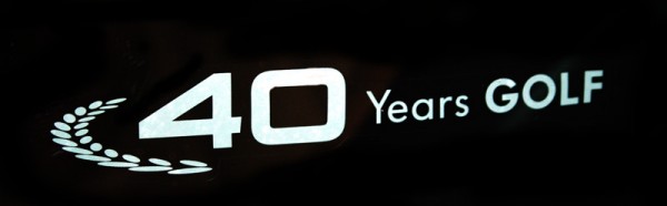Schriftzug "40 YEARS GOLF" Original VV Aufkleber Weiß New Genuine Emblem