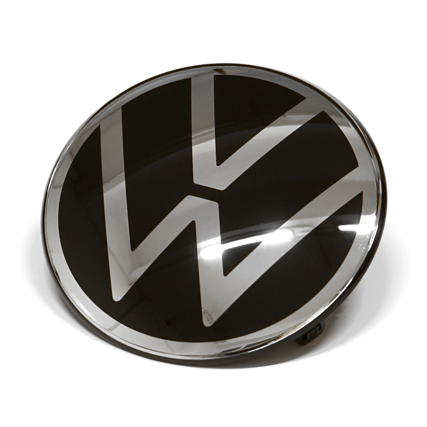 VW Tiguan AD schwarzes Zeichen vorne VOR-FACELIFT