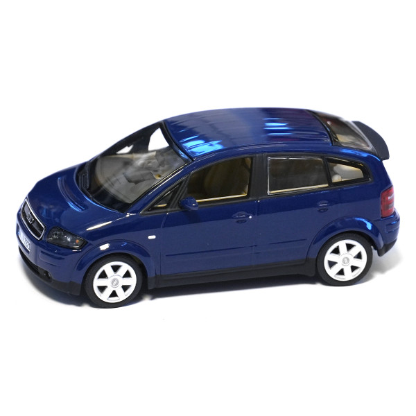 Audi A2 Modellauto 1:43 Miniatur Modell Brillantblau A5-5801