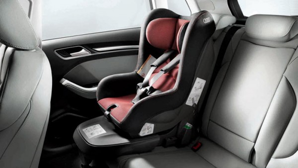 Kindersitz Audi Original Zubehör universal I-SIZE Körpergröße 61-100cm