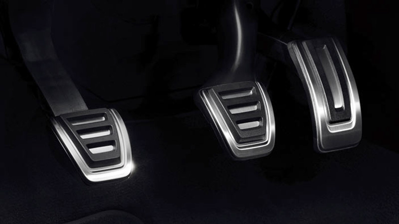 Original Audi A1 Pedalkappen im Satz inkl Fußstütze für Schaltgetriebe