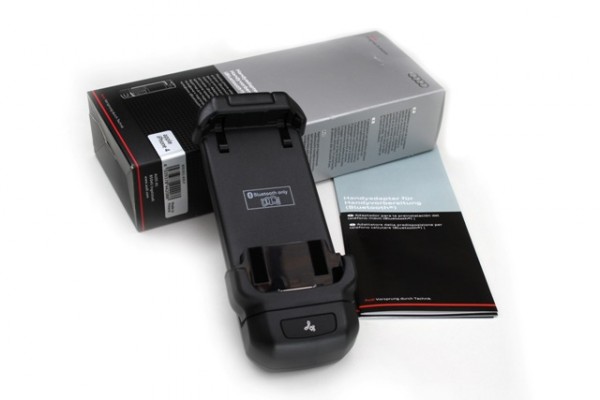Original Audi iPhone 4 Adapter Handy Bluetooth 8T0051435F